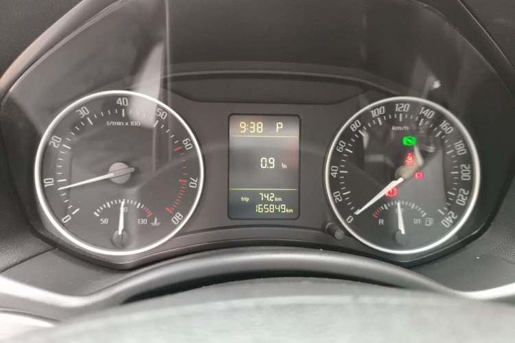 Used Skoda Octavia 2012 2.0L Automatic Yijie Version Instrument Cluster