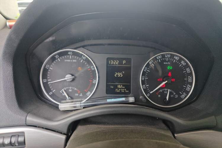 Used Skoda Octavia 2012 1.6L Automatic Yijie Edition Instrument Cluster