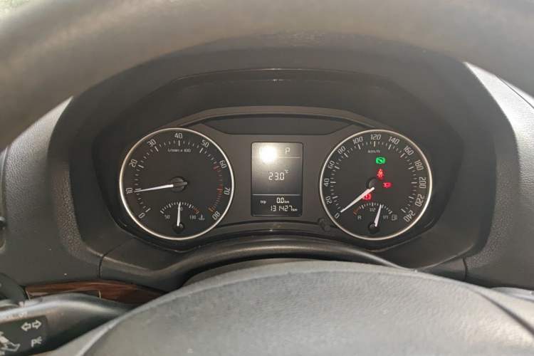 Used Skoda Octavia 2012 1.6L Automatic Yijun Edition Instrument Cluster