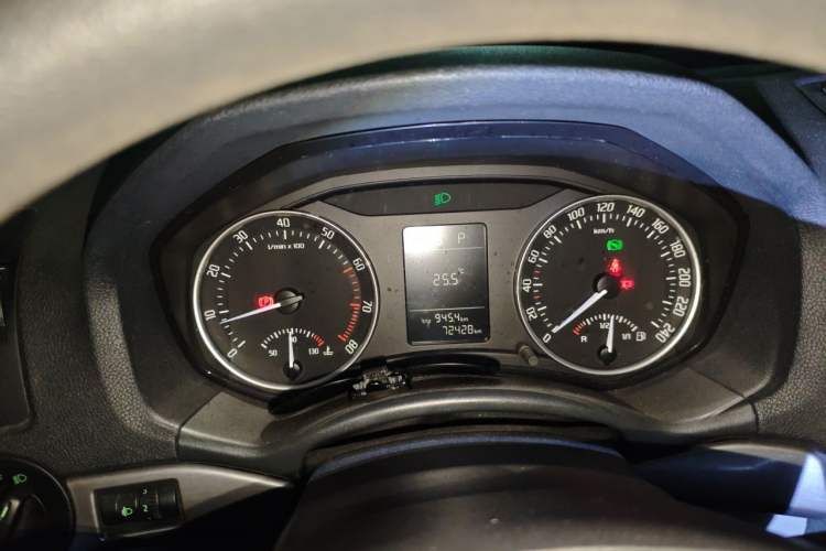 Used Skoda Octavia 2012 1.6L Automatic Yijie Edition Instrument Cluster