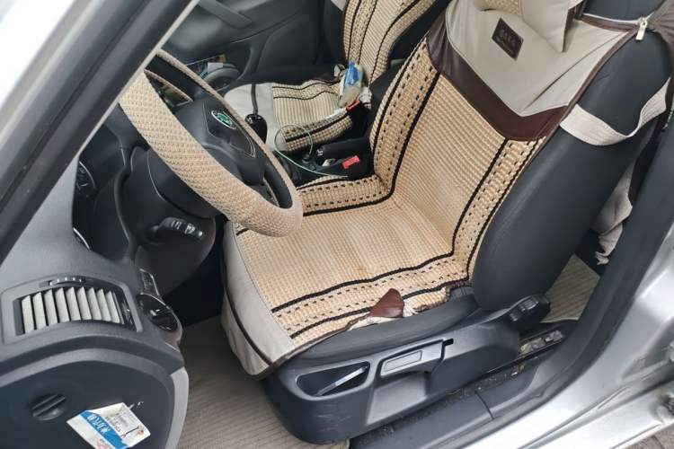 Used Skoda Octavia 2012 1.6L Manual Yijie Edition Left Front Seat
