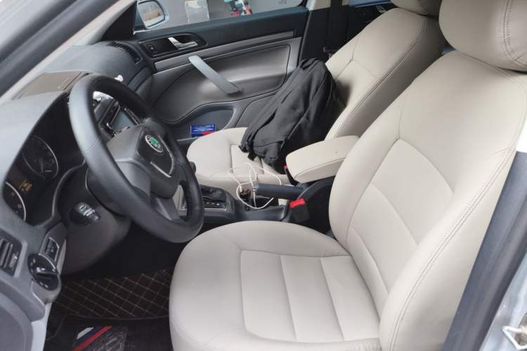 Used Skoda Octavia 2012 2.0L Automatic Yijie Version Left Front Seat