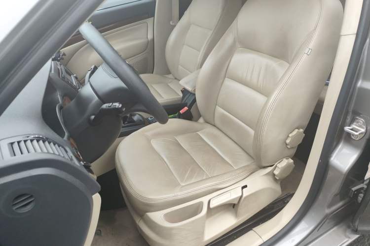 Used Skoda Octavia 2012 1.4TSI Manual - Yijun Edition Left Front Seat