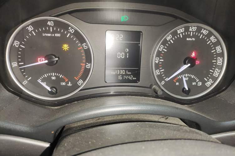 Used Skoda Octavia 2012 1.6L Manual Yijie Edition Odometer Close Up