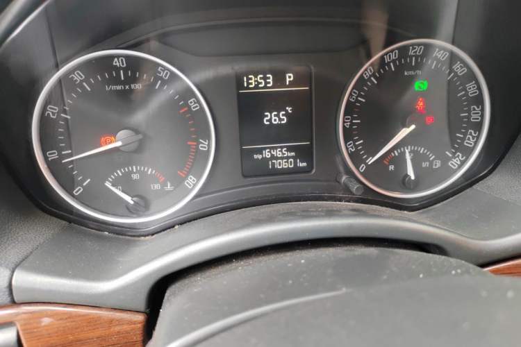 Used Skoda Octavia 2012 1.6L Automatic Yijun Edition Odometer Close Up