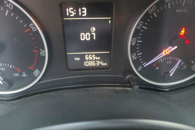 Used Skoda Octavia 2012 1.6L Manual Yijun Edition Odometer Close Up