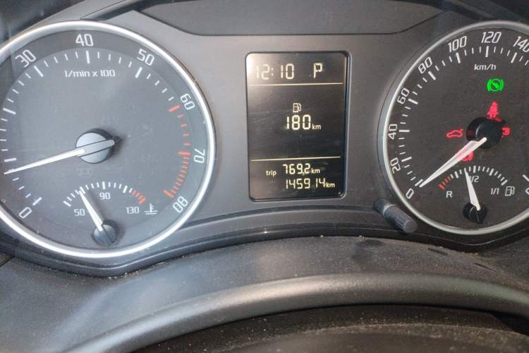 Used Skoda Octavia 2012 1.6L Automatic Yijie Edition Odometer Close Up
