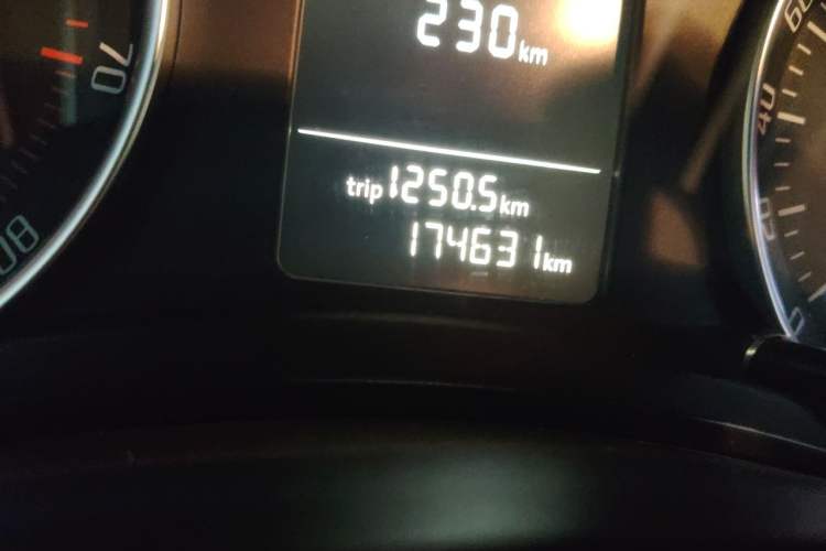 Used Skoda Octavia 2012 1.6L Automatic Yijun Edition Odometer Close Up