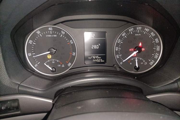 Used Skoda Octavia 2012 1.6L Manual Eado Edition Odometer Close Up