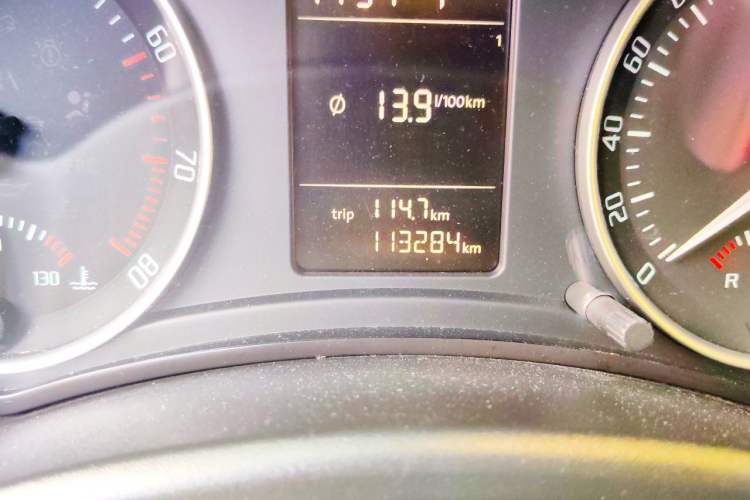 Used Skoda Octavia 2012 2.0L Automatic Yijie Version Odometer Close Up