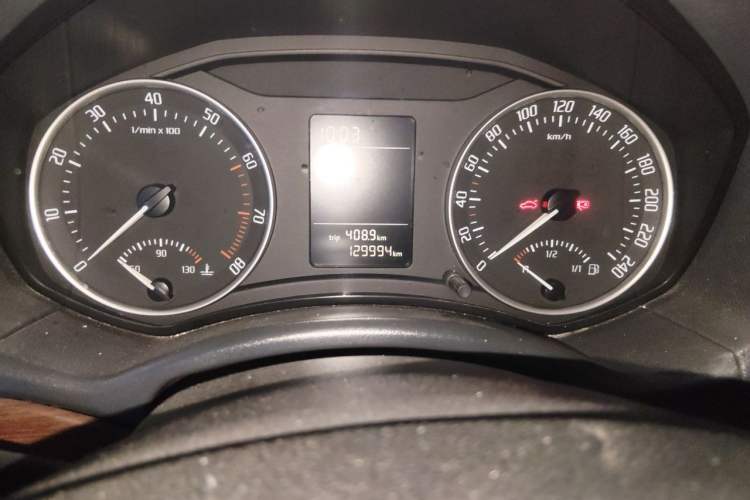 Used Skoda Octavia 2012 1.6L Automatic Yijie Edition Odometer Close Up