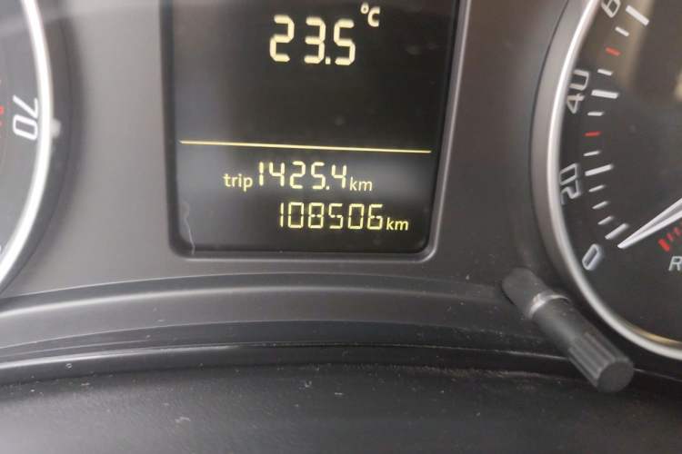 Used Skoda Octavia 2012 1.4TSI Manual - Yijun Edition Odometer Close Up