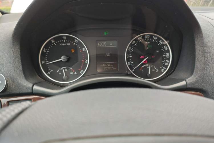 Used Skoda Octavia 2012 1.6L Automatic Yijun Edition Odometer Close Up
