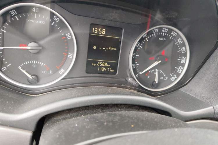Used Skoda Octavia 2012 1.6L Manual Eado Edition Odometer Close Up
