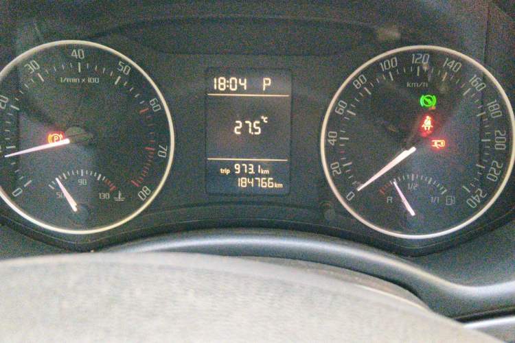 Used Skoda Octavia 2012 1.6L Automatic Yijie Edition Odometer Close Up
