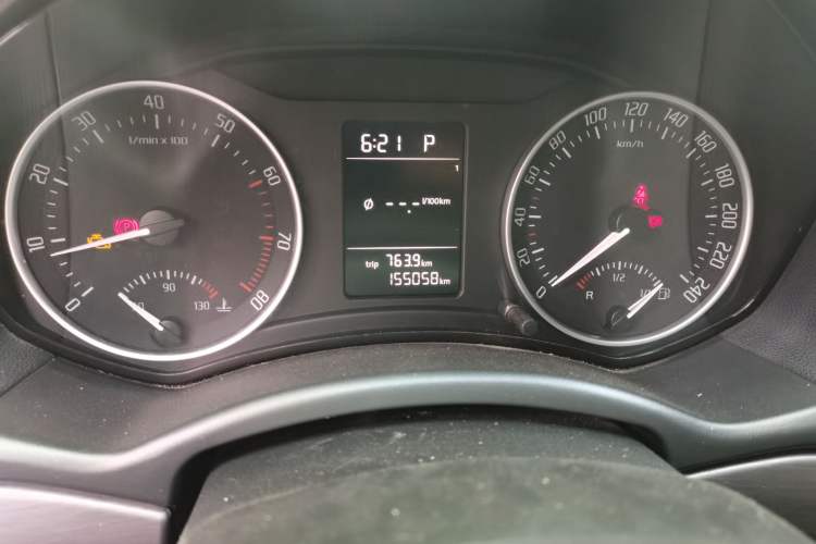Used Skoda Octavia 2012 1.6L Automatic Yijie Edition Odometer Close Up