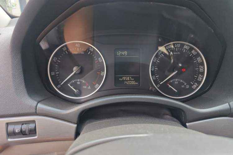 Used Skoda Octavia 2012 1.6L Automatic Yijie Edition Odometer Close Up