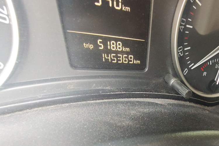 Used Skoda Octavia 2012 1.4TSI DSG Yijun Edition Odometer Close Up
