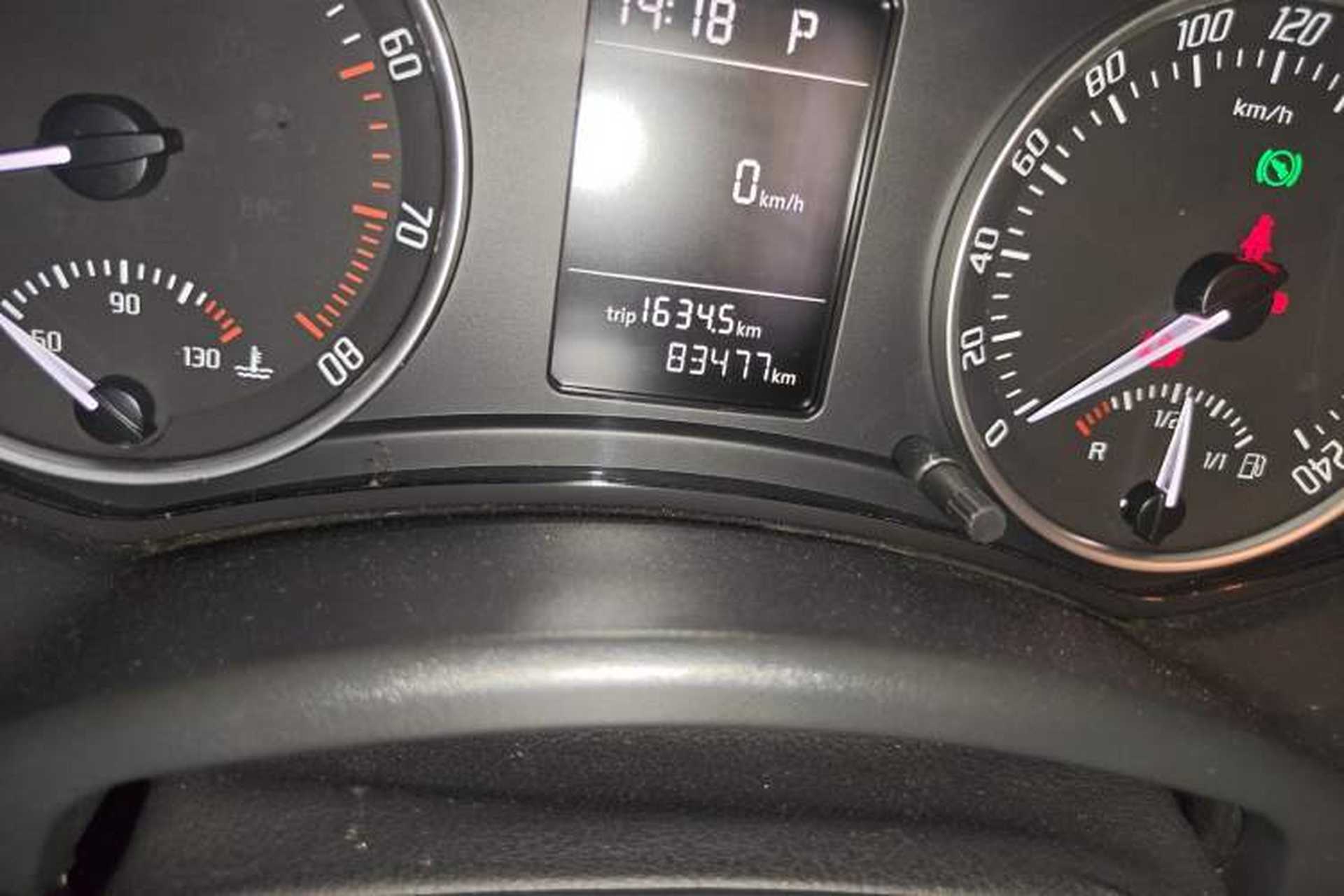 Used Skoda Octavia 2012 1.6L Automatic Yijun Edition Odometer Close Up