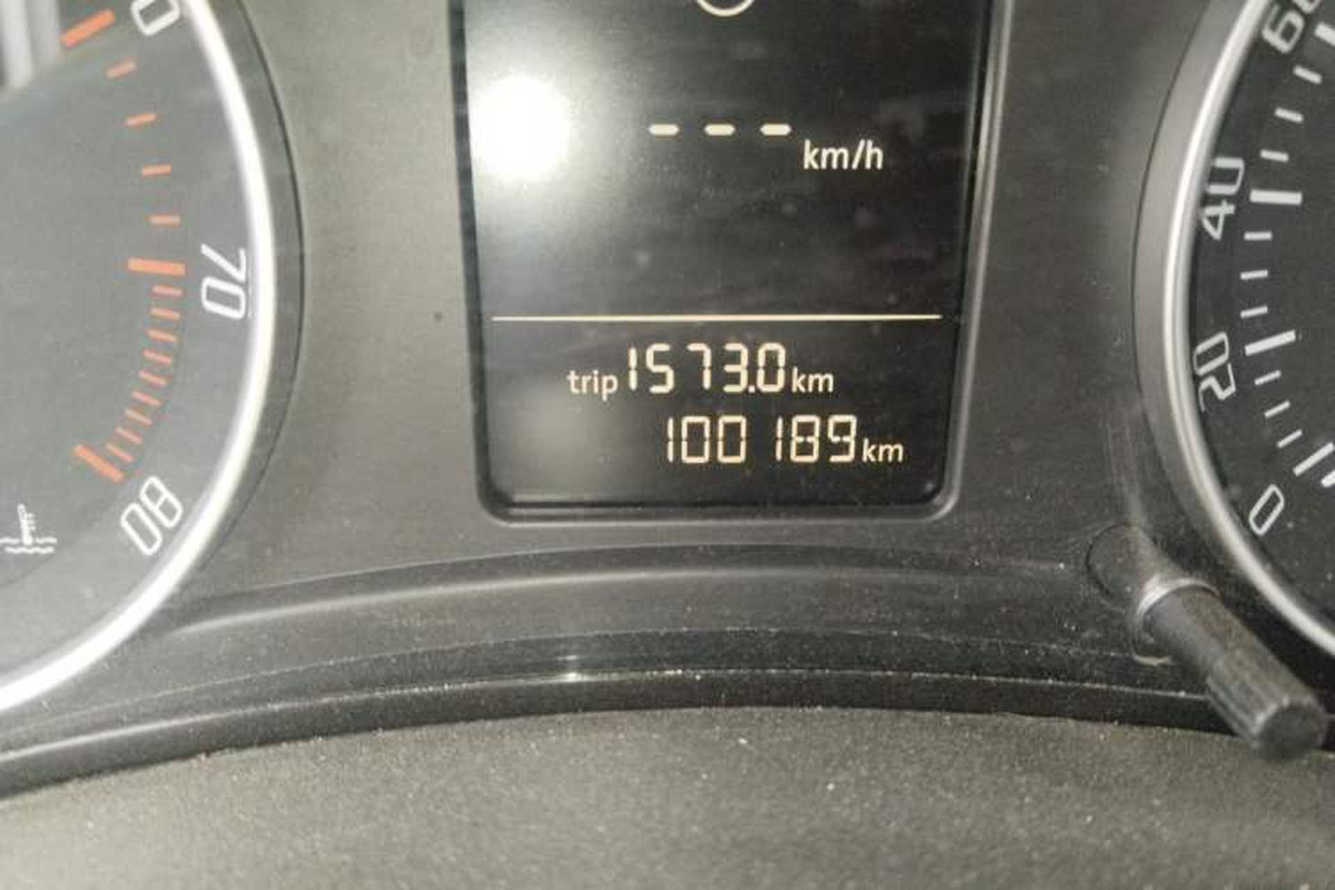 Used Skoda Octavia 2012 1.6L Manual Yijie Edition Odometer Close Up