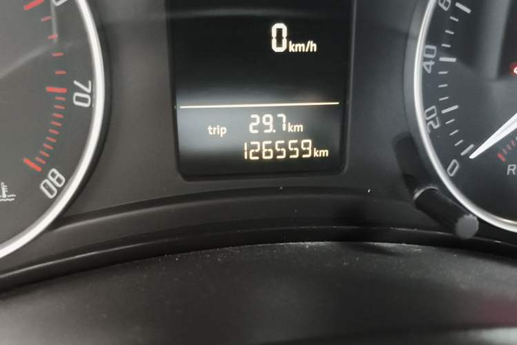 Used Skoda Octavia 2012 1.6L Manual Yijie Edition Odometer Close Up