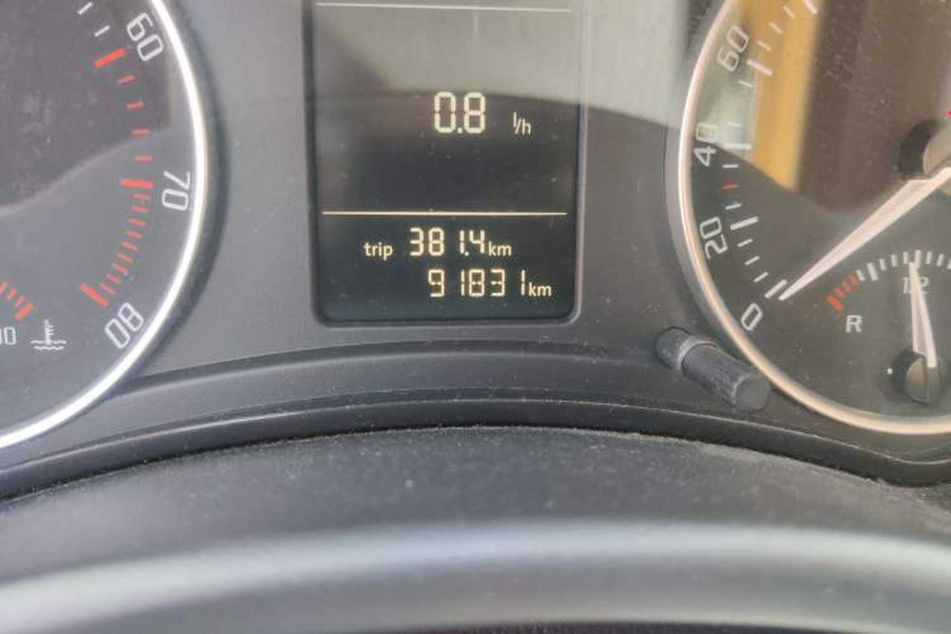 Used Skoda Octavia 2012 1.6L Manual Yijun Edition Odometer Close Up