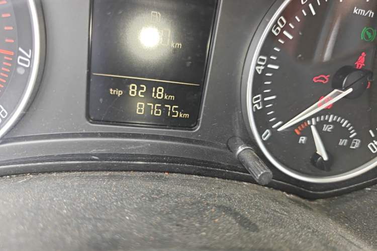 Used Skoda Octavia 2012 1.6L Automatic Yijun Edition Odometer Close Up