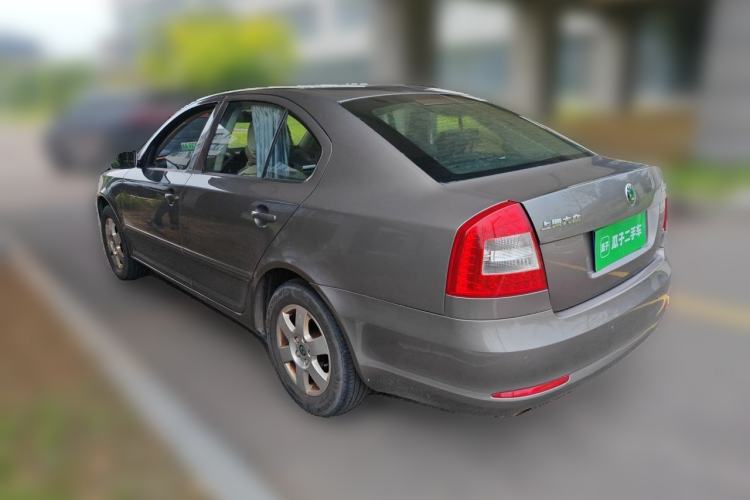 Used Skoda Octavia 2012 1.6L Automatic Yijie Edition Rear Left 45 Deg