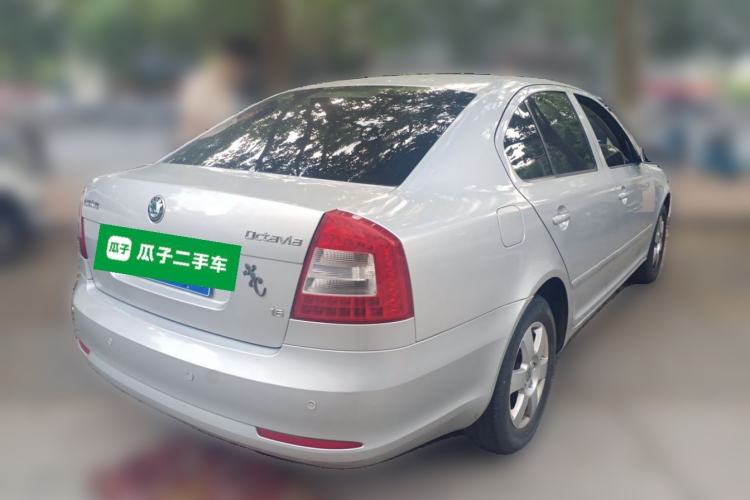 Used Skoda Octavia 2012 1.6L Manual Eado Edition Rear Right 45 Deg