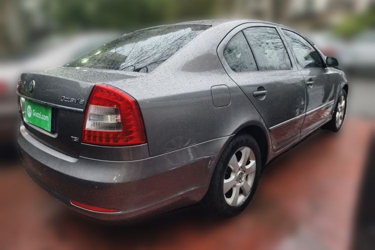 Used Skoda Octavia 2012 1.4TSI DSG Yijun Edition Rear Right 45 Deg