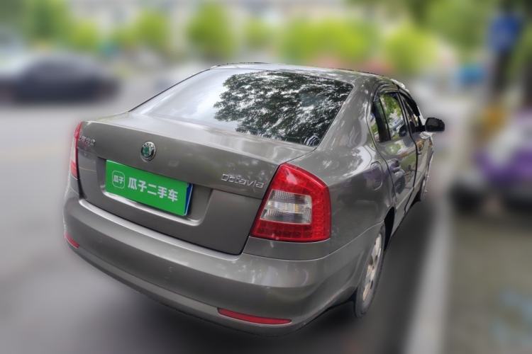Used Skoda Octavia 2012 1.6L Automatic Yijun Edition Rear Right 45 Deg