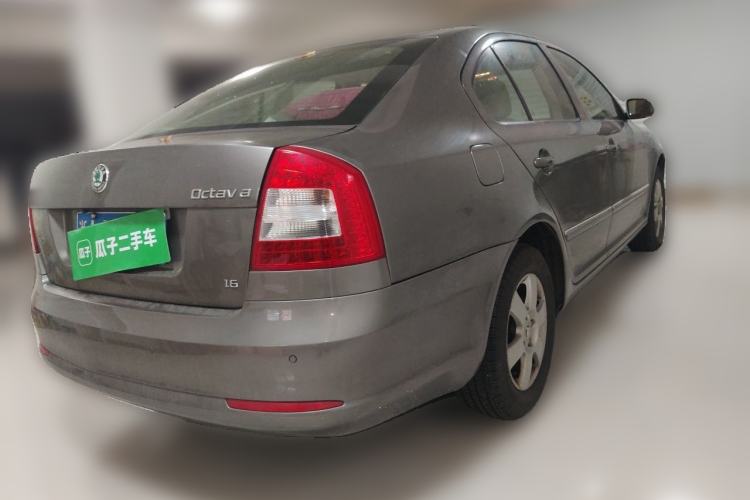 Used Skoda Octavia 2012 1.6L Automatic Yijun Edition Rear Right 45 Deg