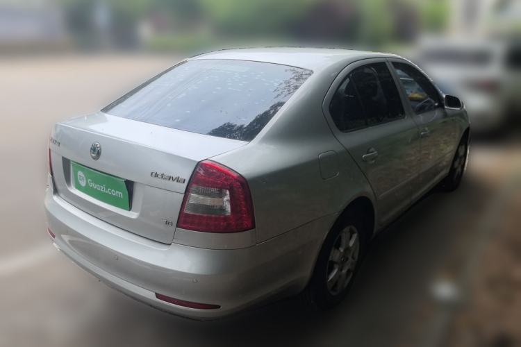 Used Skoda Octavia 2012 1.6L Automatic Yijie Edition Rear Right 45 Deg