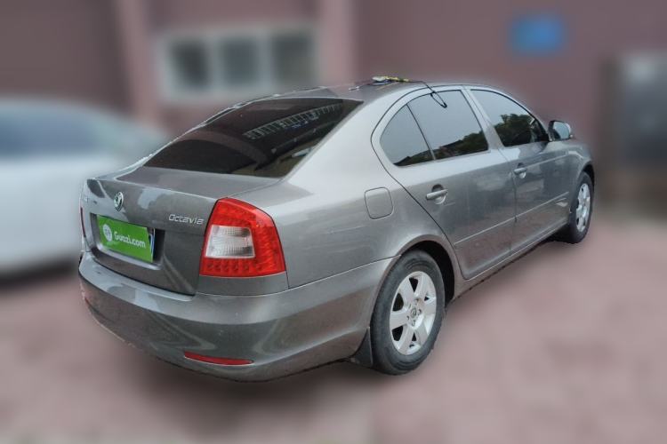 Used Skoda Octavia 2012 1.6L Manual Yijie Edition Rear Right 45 Deg