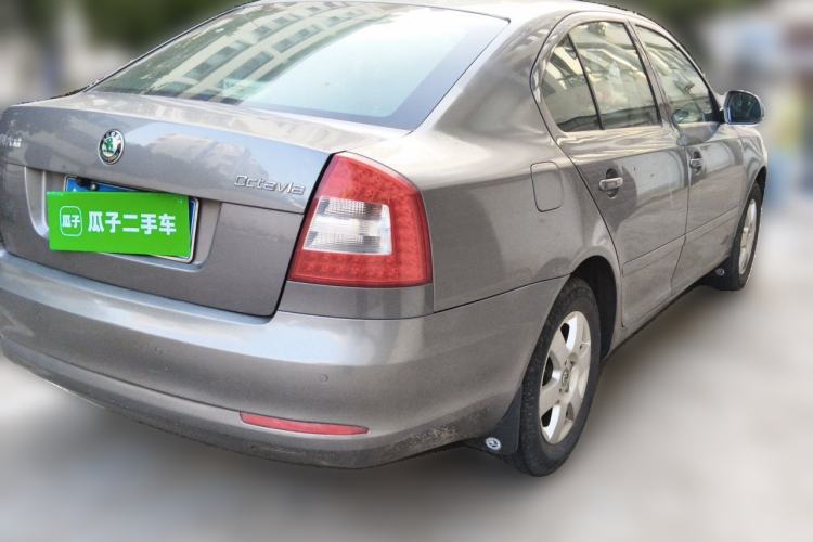 Used Skoda Octavia 2012 1.6L Automatic Yijie Edition Rear Right 45 Deg