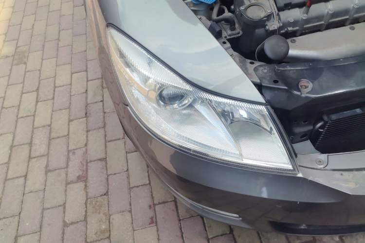 Used Skoda Octavia 2012 1.6L Automatic Yijie Edition Right Front Headlight