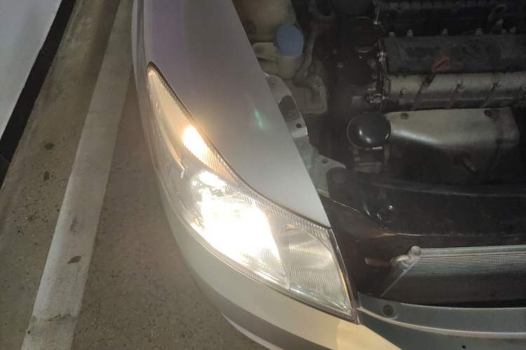 Used Skoda Octavia 2012 1.6L Manual Yijie Edition Right Front Headlight