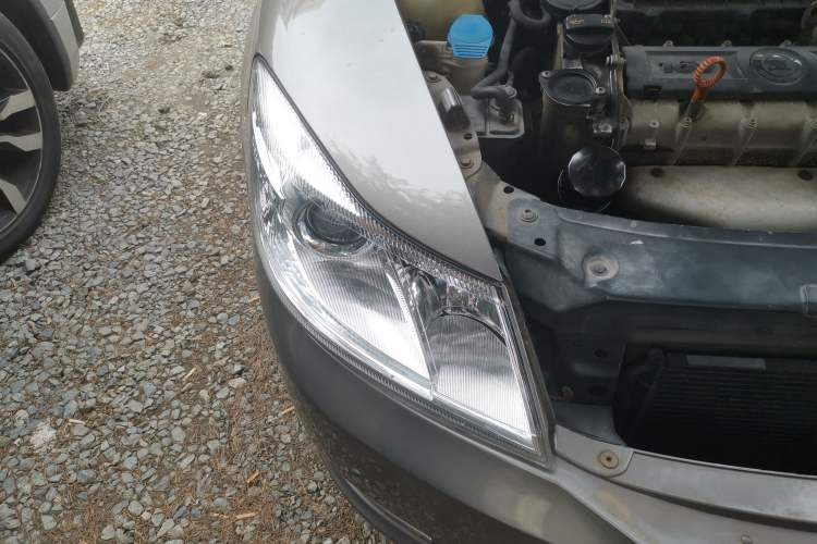 Used Skoda Octavia 2012 1.6L Manual Yijun Edition Right Front Headlight