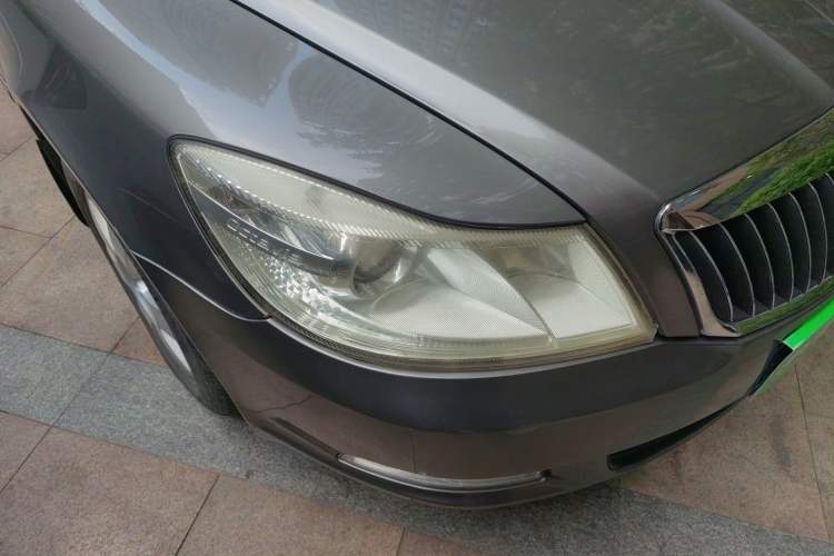 Used Skoda Octavia 2012 1.6L Manual Yijun Edition Right Front Headlight