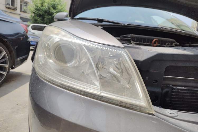 Used Skoda Octavia 2012 1.6L Automatic Yijun Edition Right Front Headlight