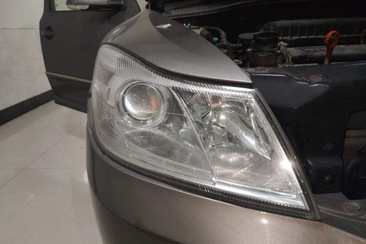 Used Skoda Octavia 2012 1.6L Automatic Yijun Edition Right Front Headlight