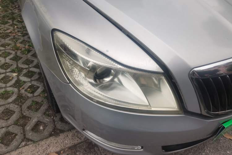 Used Skoda Octavia 2012 1.6L Manual Yijun Edition Right Front Headlight