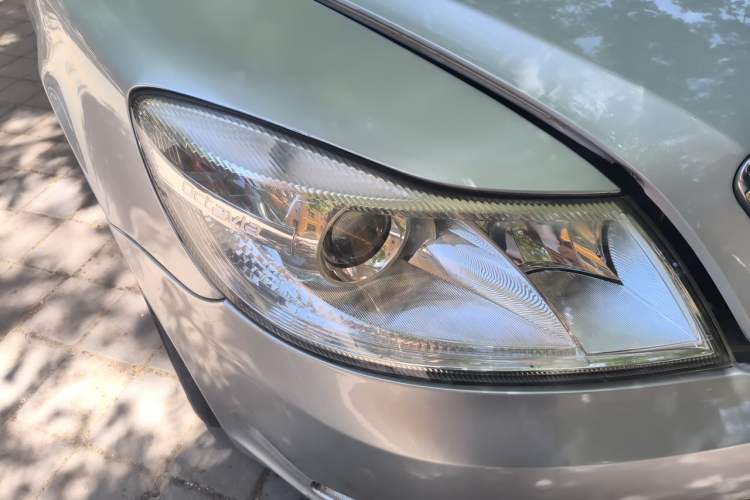 Used Skoda Octavia 2012 1.6L Manual Yijie Edition Right Front Headlight