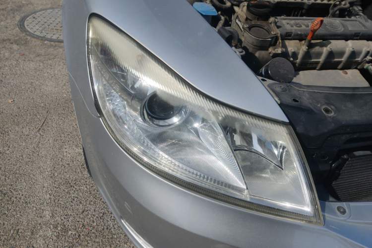 Used Skoda Octavia 2012 1.6L Manual Yijun Edition Right Front Headlight