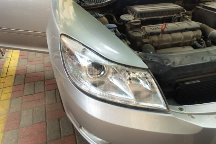Used Skoda Octavia 2012 1.6L Manual Yijun Edition Right Front Headlight