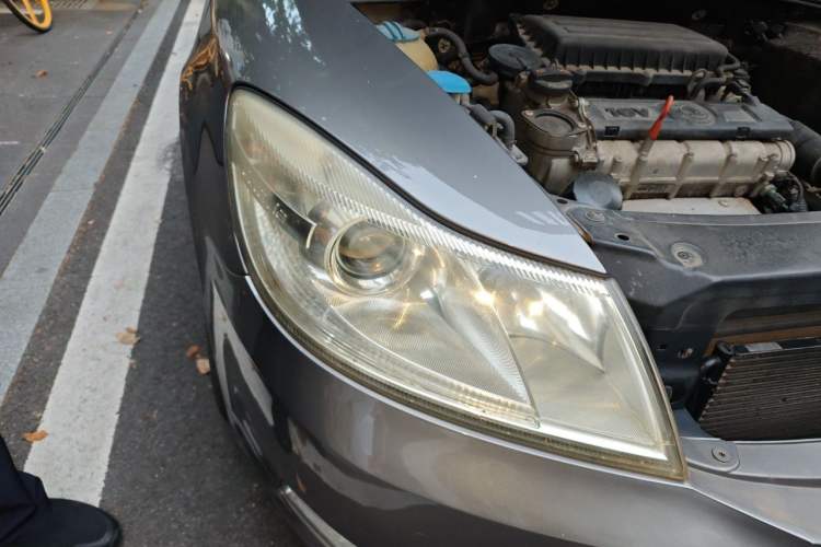 Used Skoda Octavia 2012 1.6L Manual Eado Edition Right Front Headlight