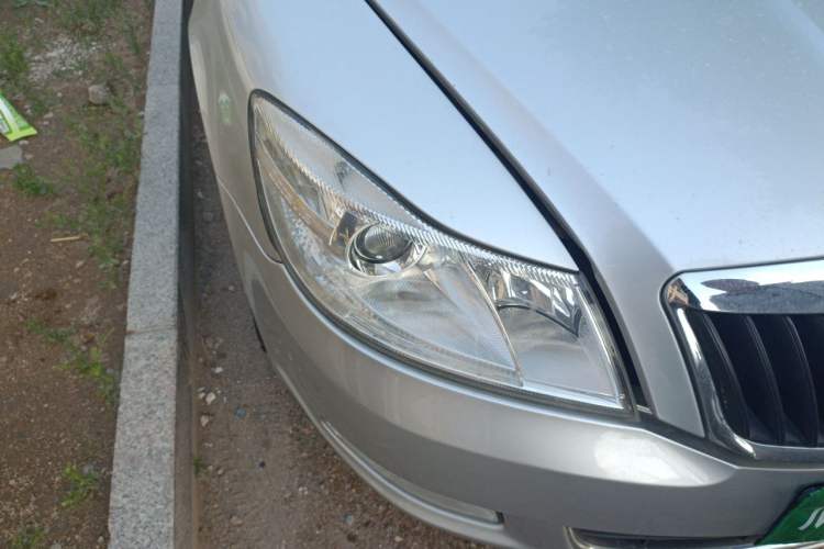 Used Skoda Octavia 2012 1.6L Automatic Yijie Edition Right Front Headlight
