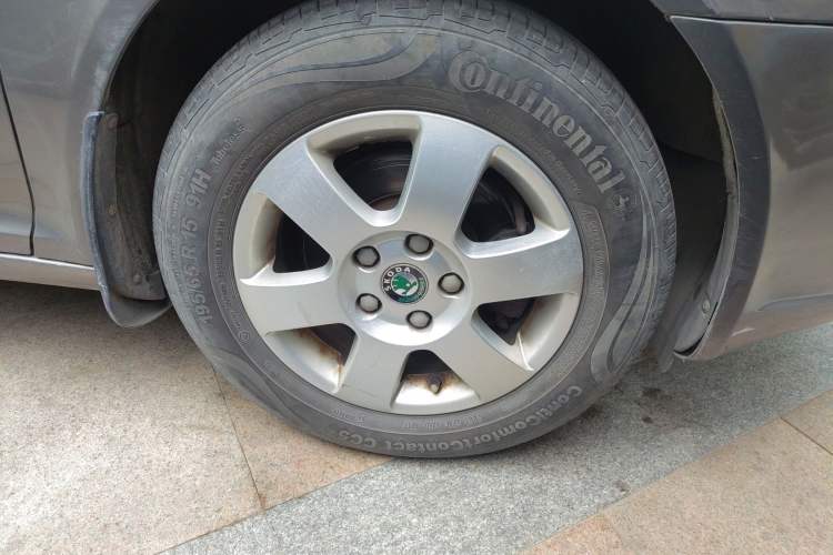 Used Skoda Octavia 2012 1.6L Manual Yijun Edition Right Front Wheel Hub