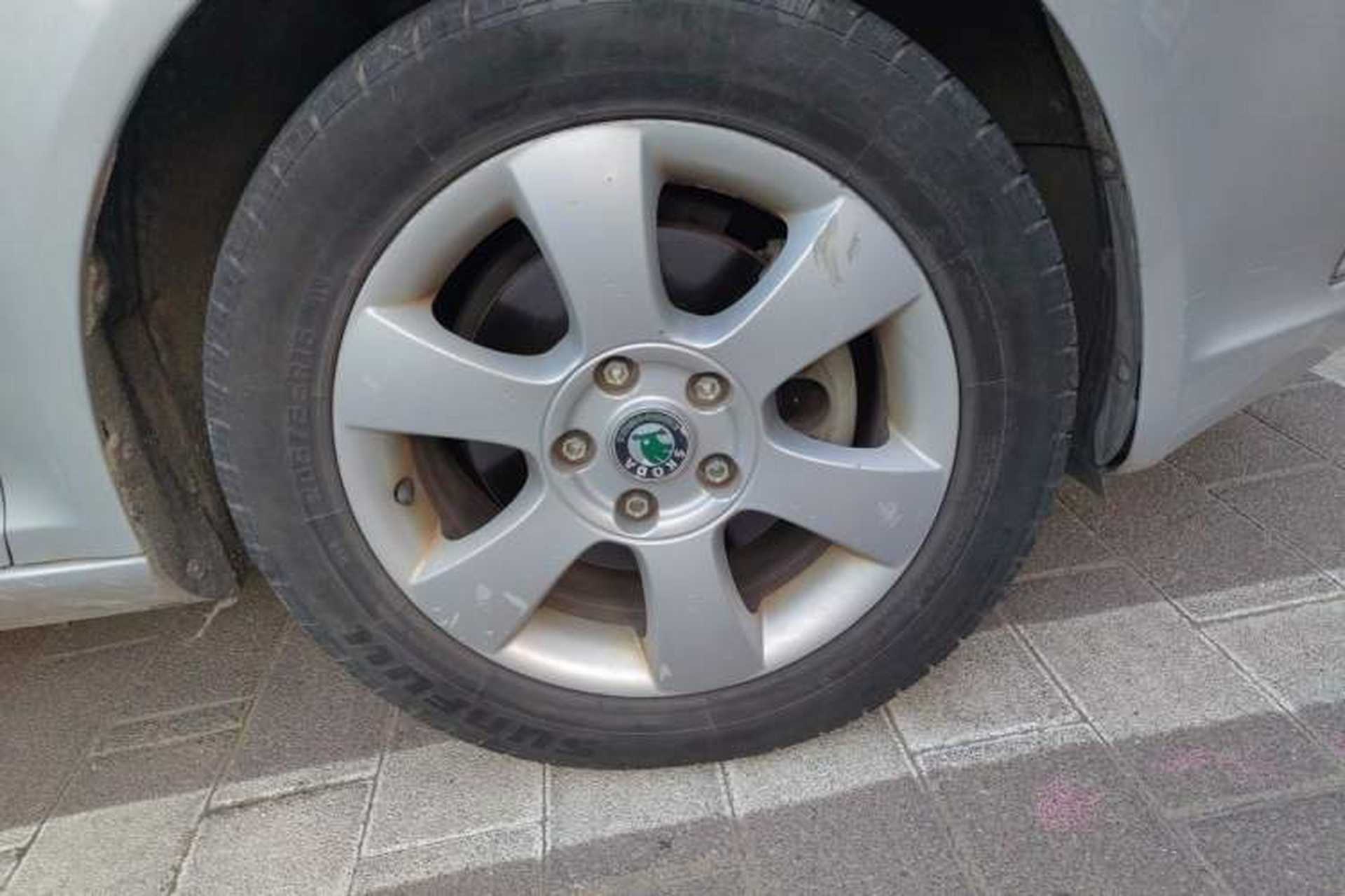 Used Skoda Octavia 2012 1.4TSI DSG Yijun Edition Right Front Wheel Hub