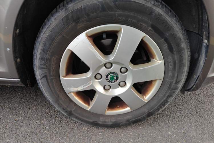 Used Skoda Octavia 2012 1.6L Automatic Yijie Edition Right Front Wheel Hub